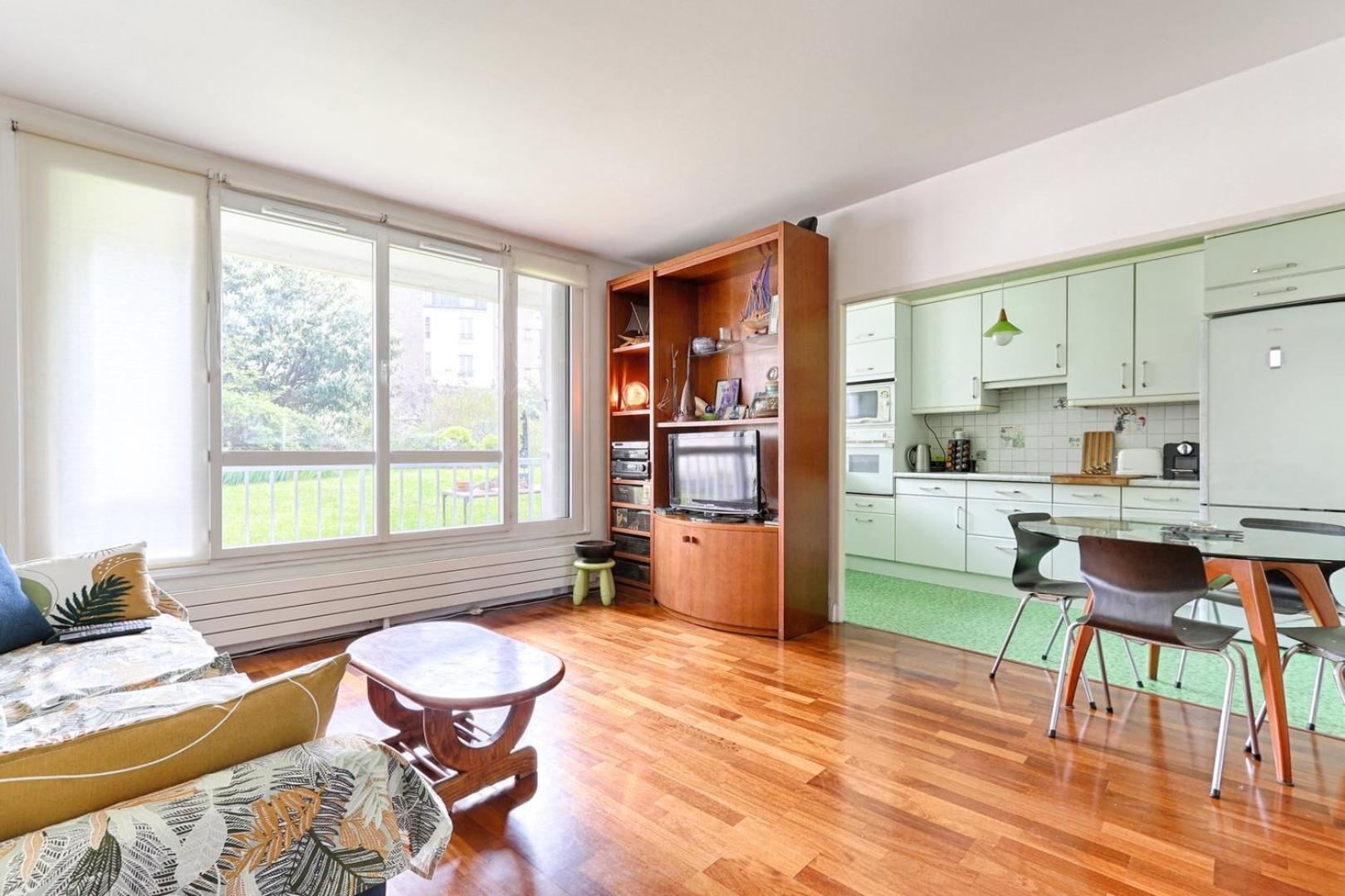 Residor - Superb In The Heart Of Parigi
